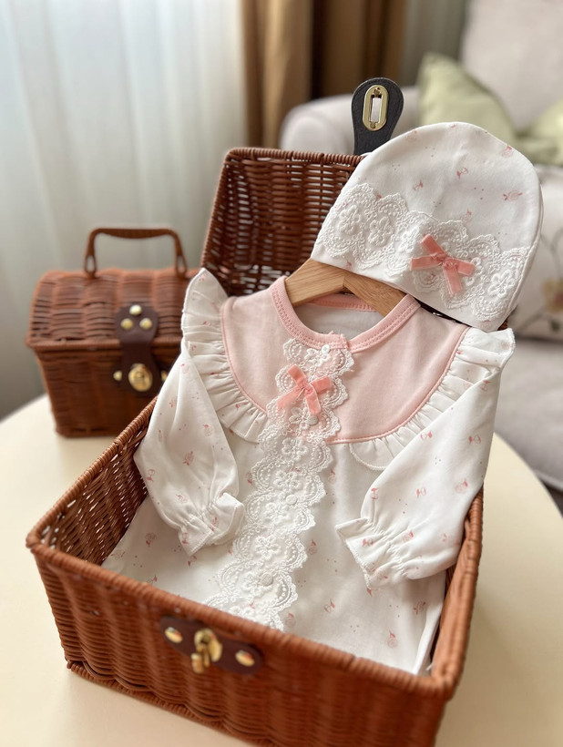 ست مجلسی نوزادی سرهمی و کلاه